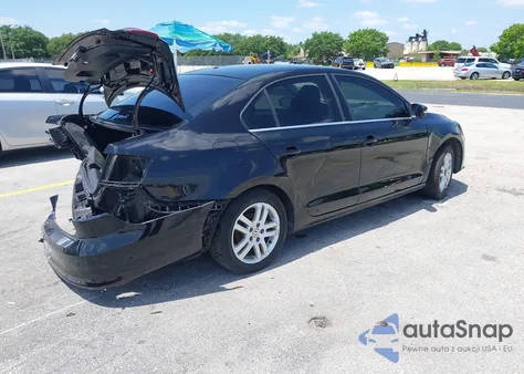 2017 Volkswagen Jetta 1.4T S z USA, uszkodzony, nr VIN 3VW2B7AJ0HM334361
